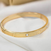 Trendy Elegant Gold Bangle