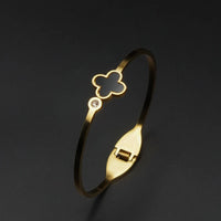 Elegant Clover Motif Gold Bracelet